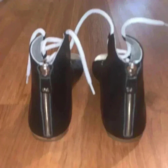 DSQUARED2 Lace Up Sandals - Picture 4 of 9